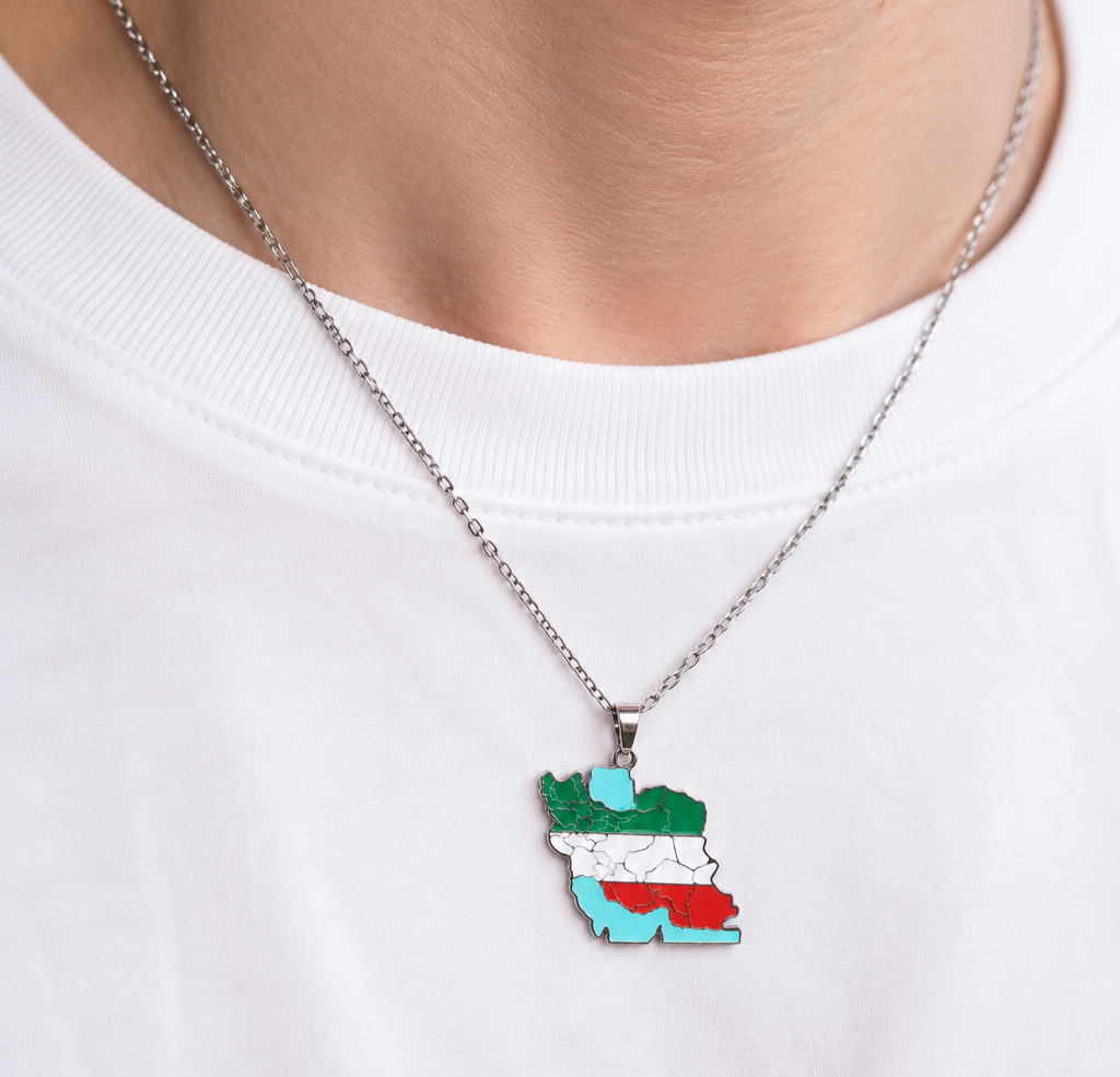 گردنبند ایران سه رنگ همراه با زنجیر کارتیر ظریف